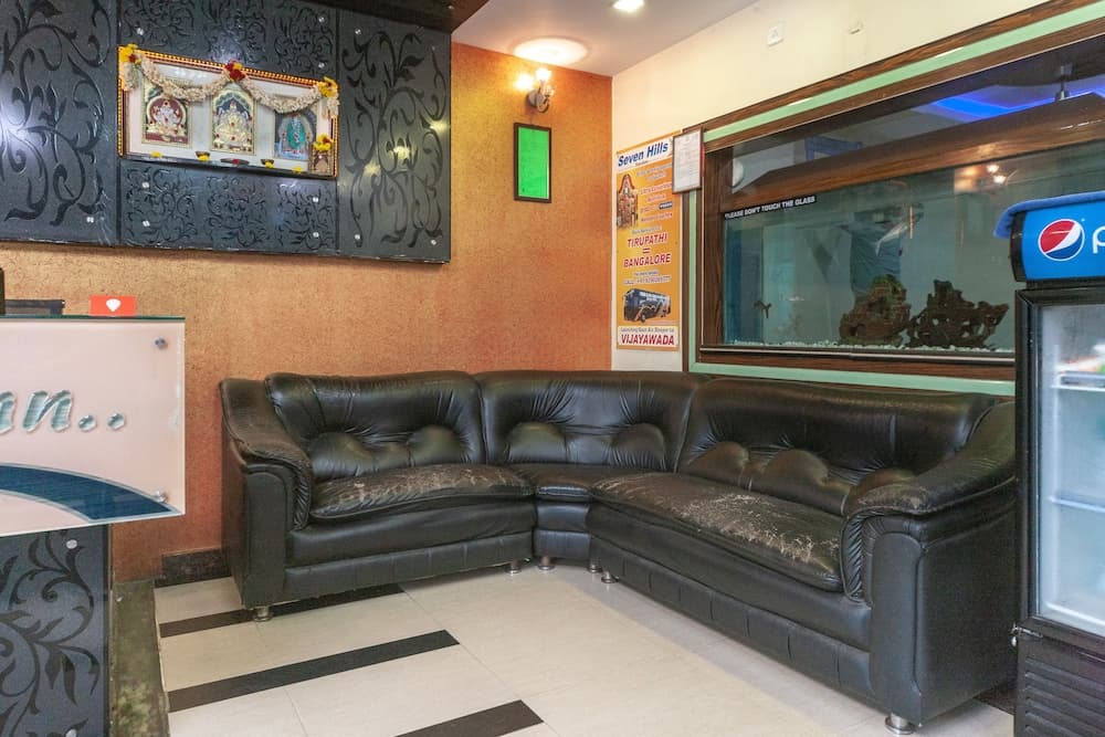 OYO 19985 Seven Hills Inn