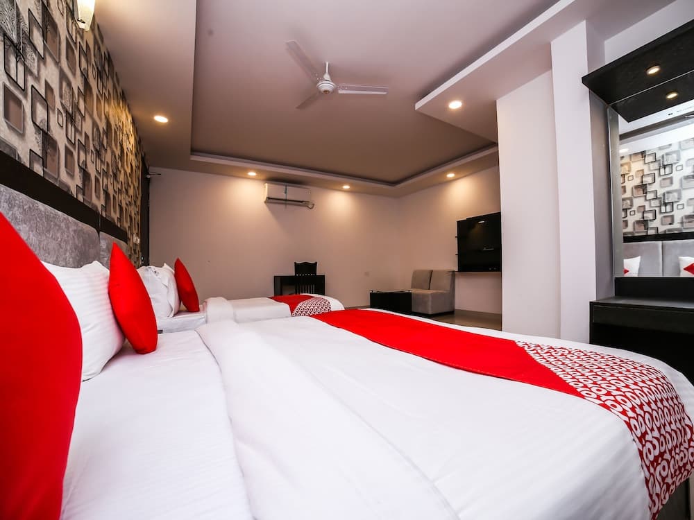 OYO 24943 Hotel Airport Zone Olive