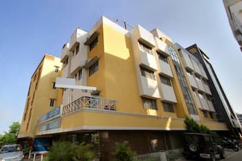 OYO 27005 The Woodbridge Hotel