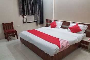 OYO 23649 Hotel Anand