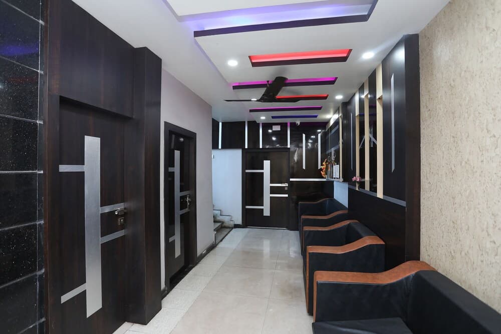 OYO 25006 Hotel Tr Palace