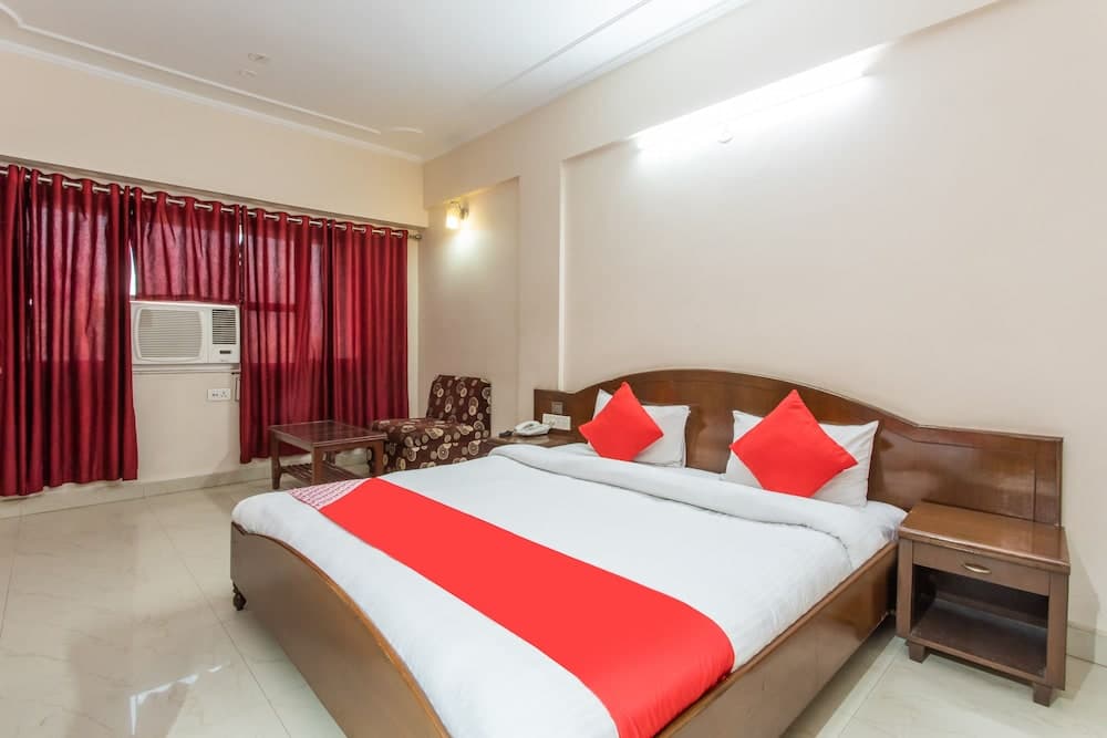 OYO 25042 Vikramaditya Hotel