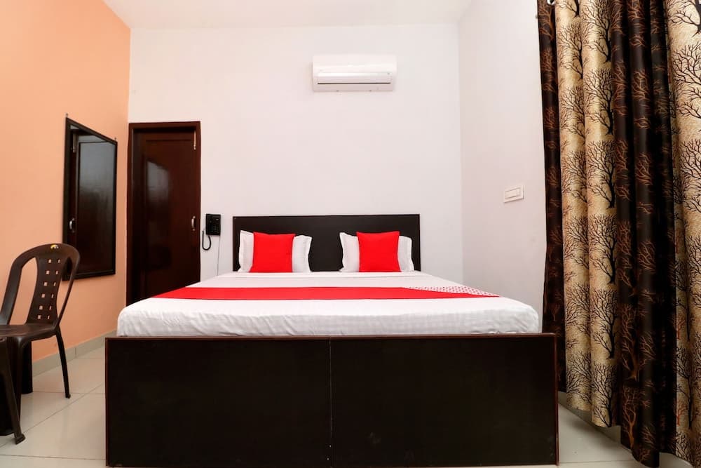 OYO 24142 Hotel Smart King