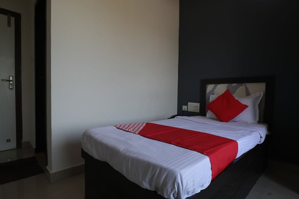 OYO 24602 City Residence