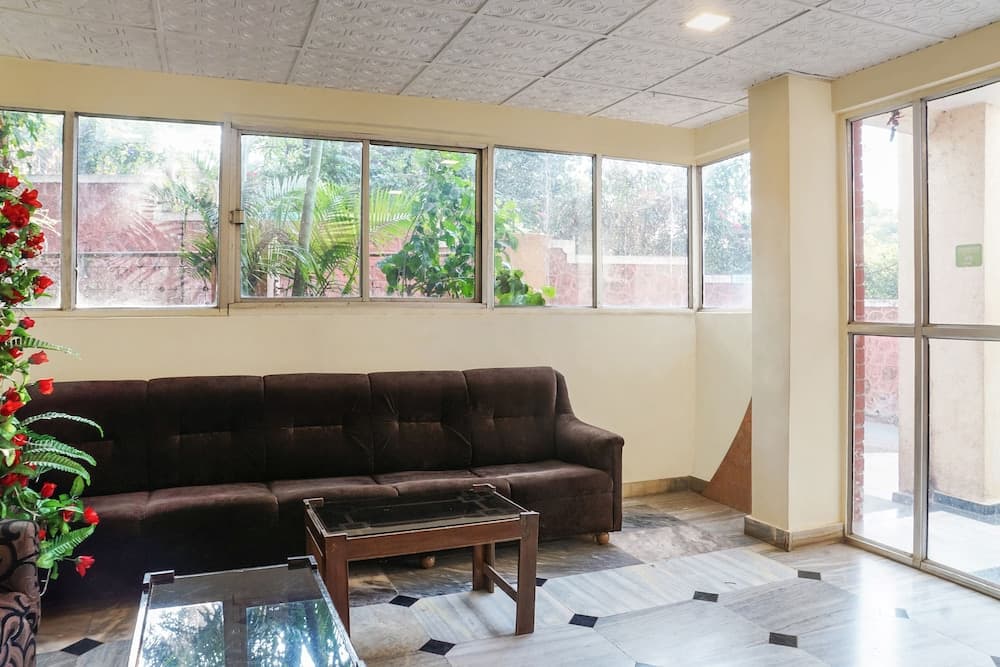 OYO 13363 Summer Palace