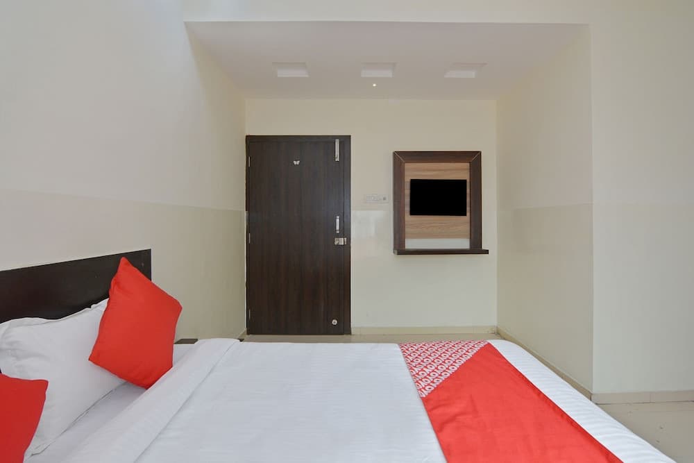 OYO 23697 Hotel Krishna Palace