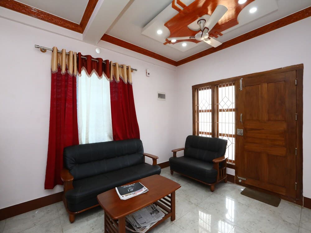 OYO 27782 Hosamane Lodge