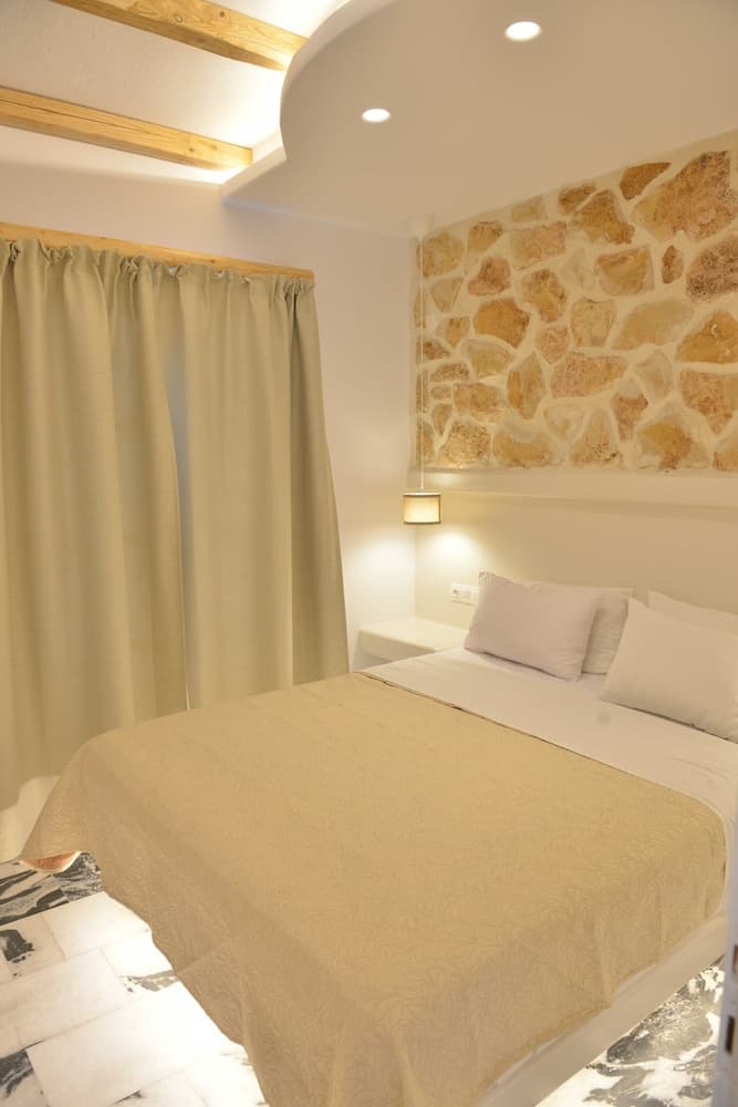 Dedalos Studios Naxos