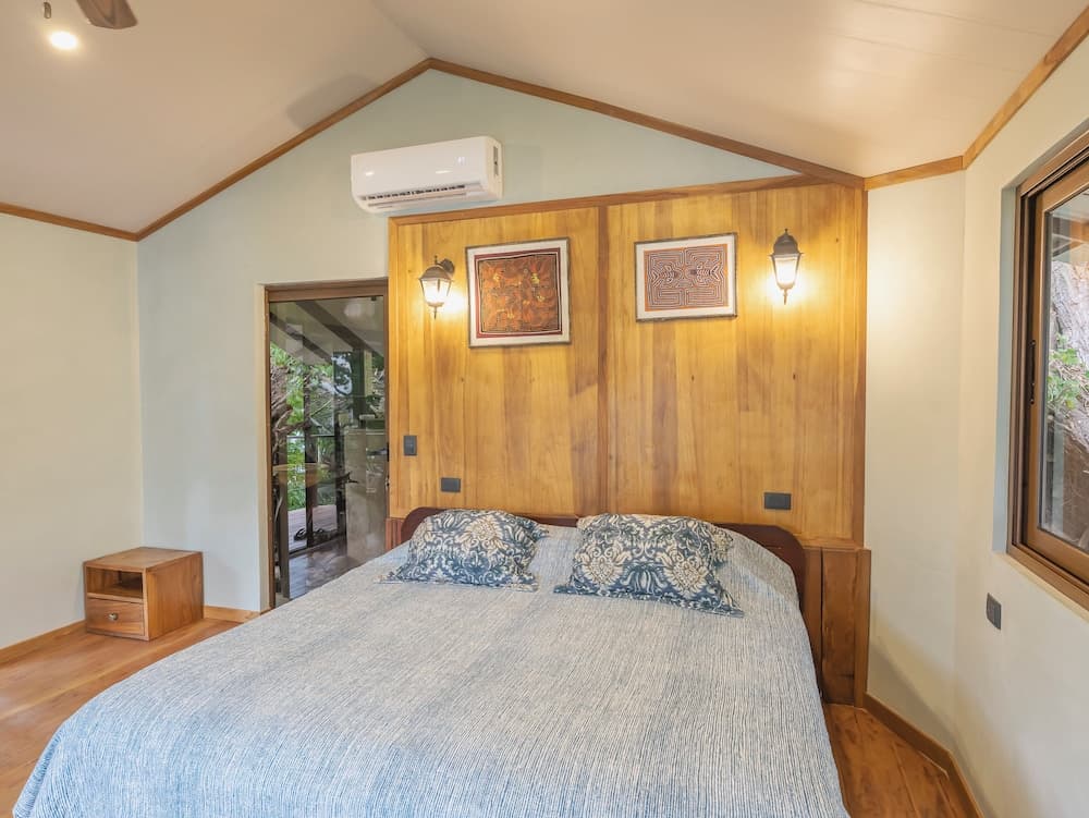 Los Vivos Beachfront Experience