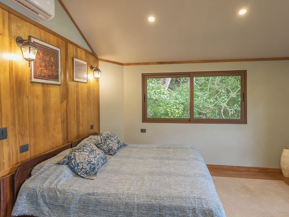 Los Vivos Beachfront Experience