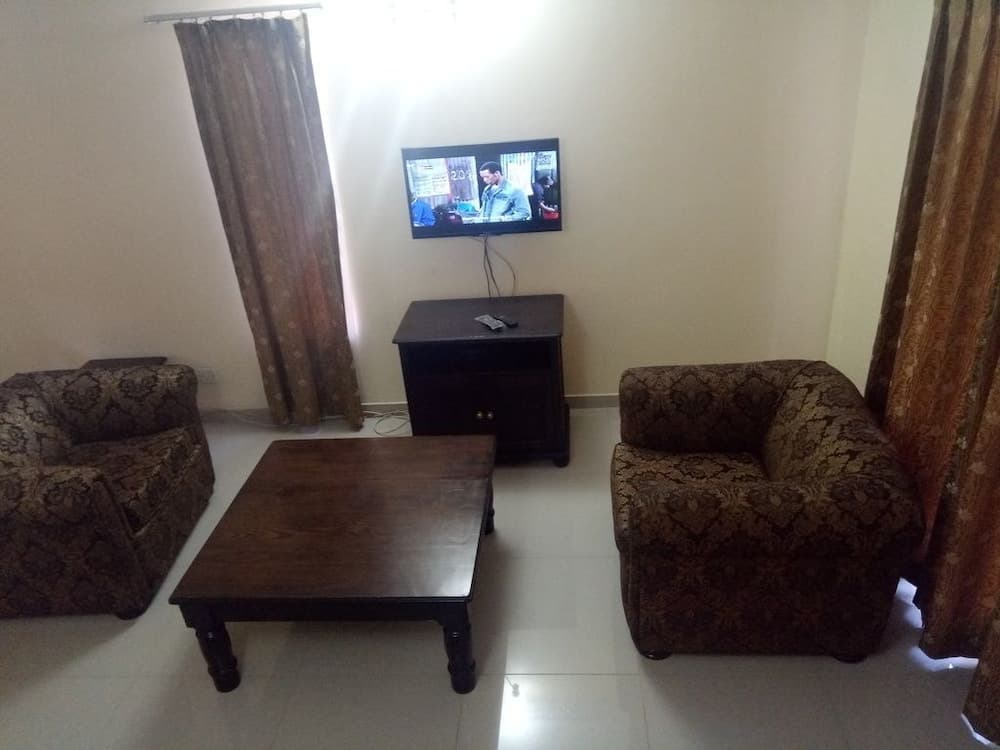 108 West Road Apartment