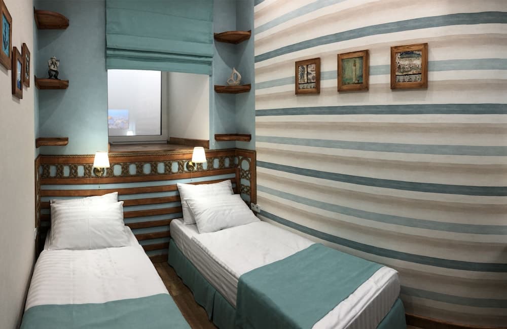 Lucky Ship Art Hotel