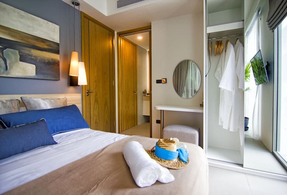 Oceanstone Phuket by Holy Cow 201