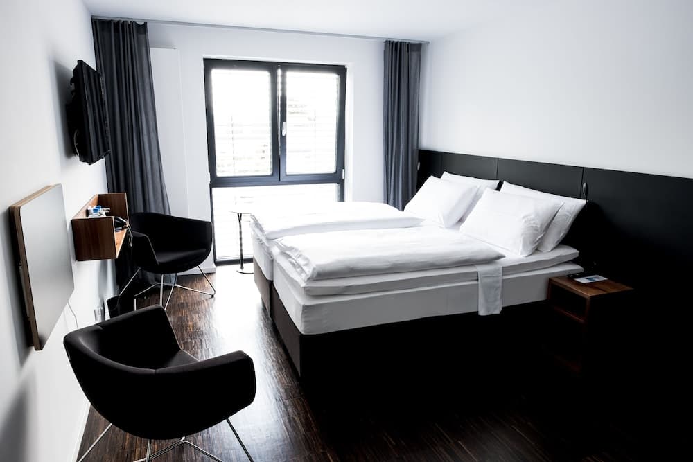 &REPEAT Köln Airport