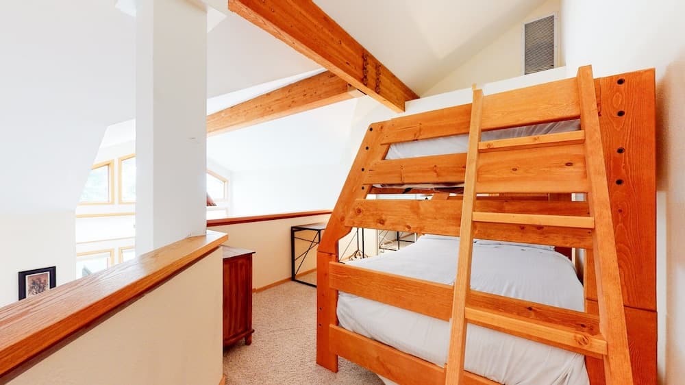 Snowcreek #880 3 Bedroom Condo by RedAwning