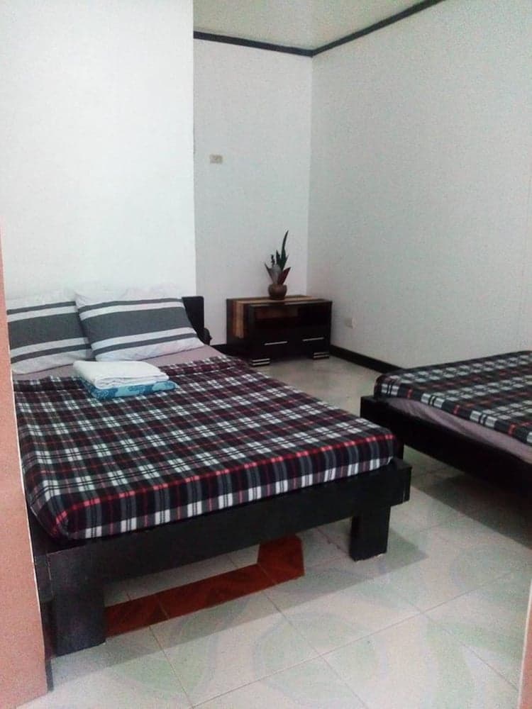 New Siargao Manor Hotel - Hostel