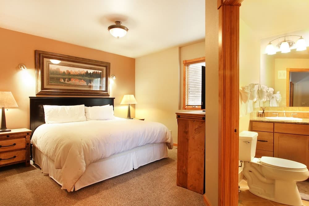 Terra Tomah Mountain 40b 2 Bedroom Condo by RedAwning