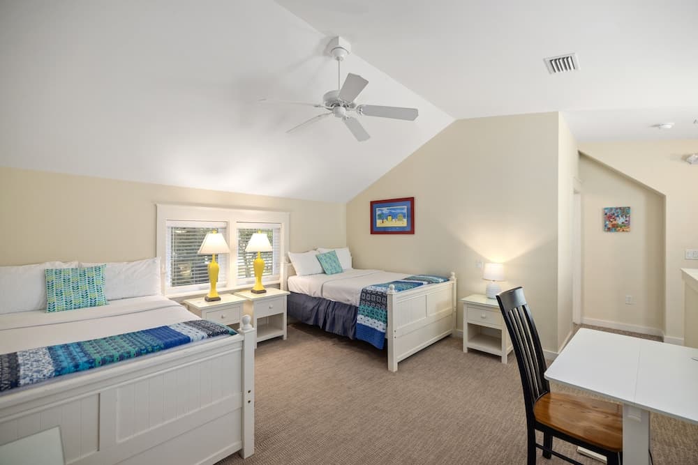 1381 Laurel Grove 3 Bedroom Home by RedAwning