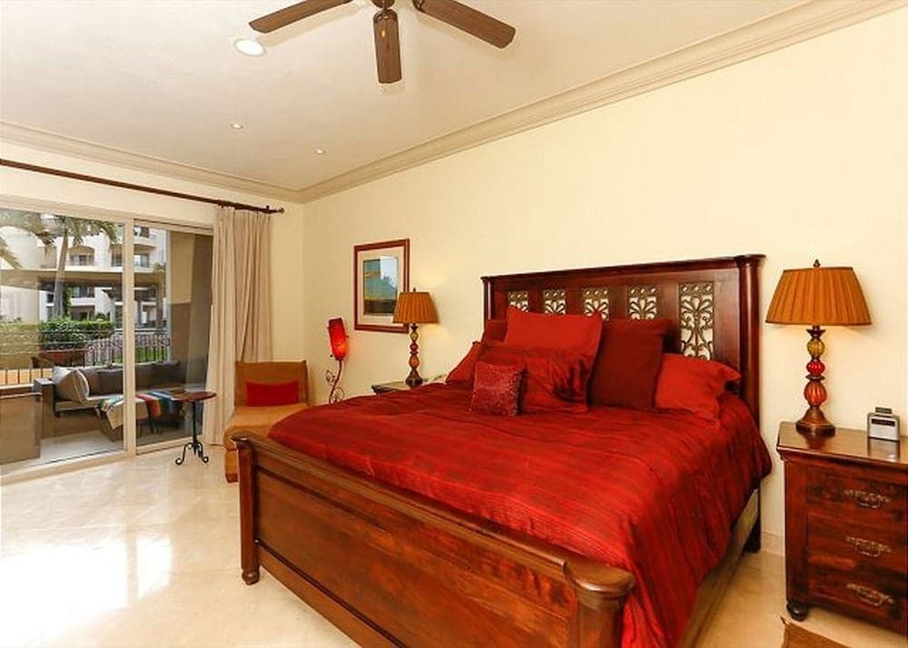 Upgraded Villa La Estancia W/view