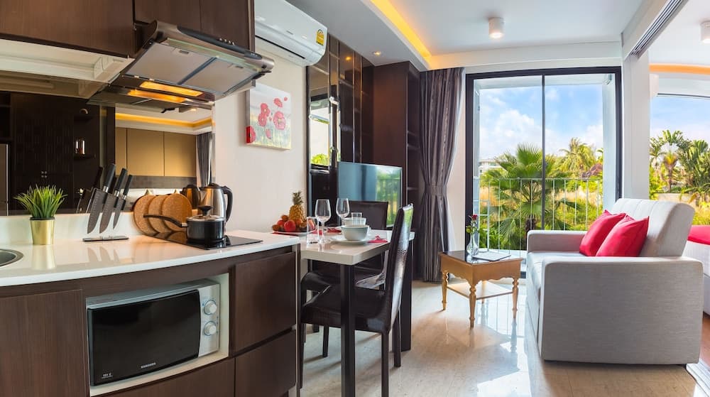 The Aristo Resort 202 by Holy Cow