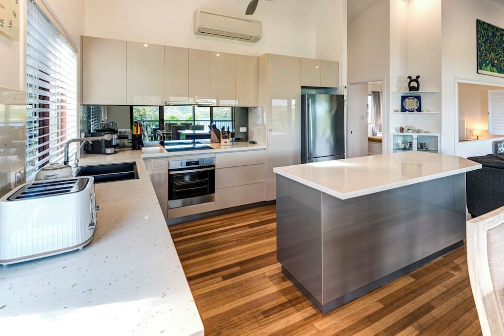 Heliconia 10 Newly Renovated House