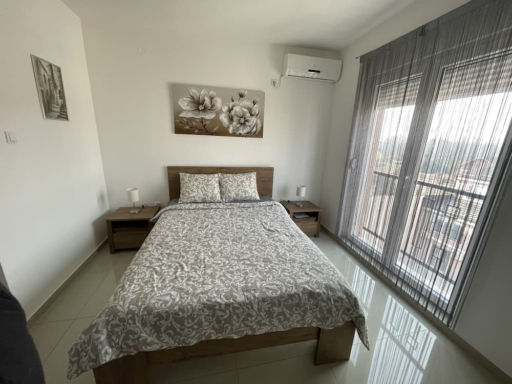 King Peter Apartments