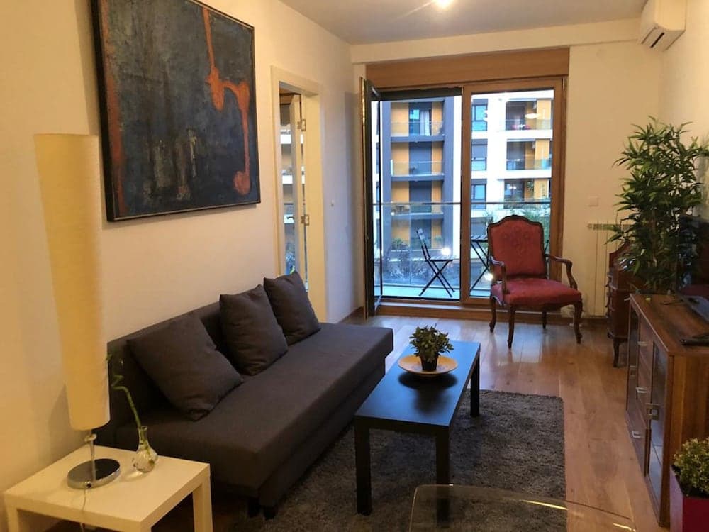 Central Garden Apartment