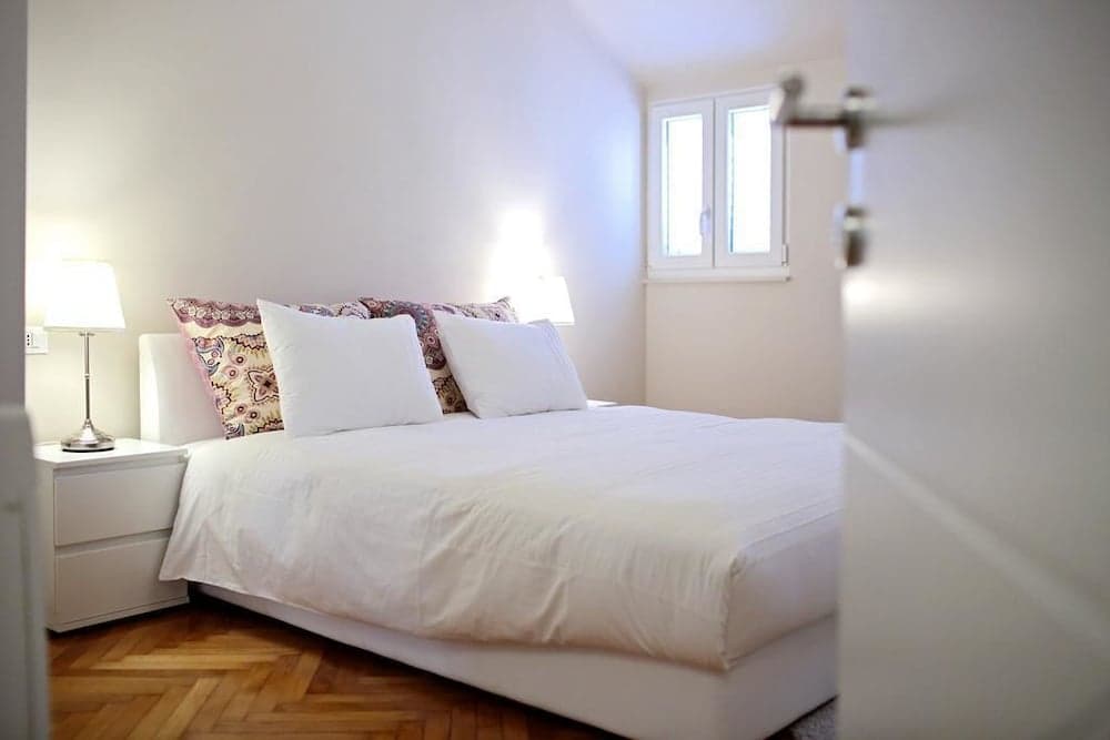 White Stone Apartment Diocletian Palace