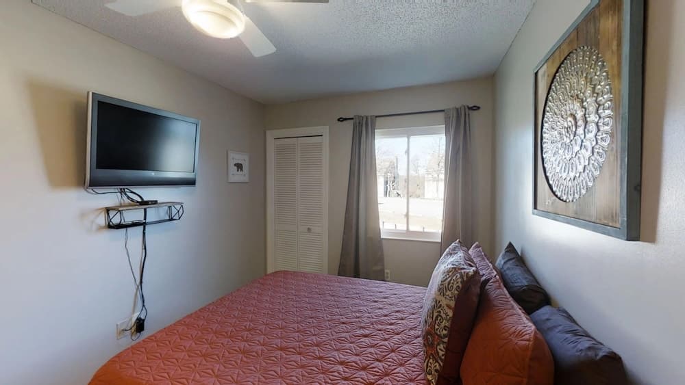 Smoky Top Summit 2 Bedroom Condo by RedAwning