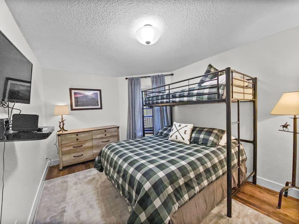 Tyra Summit A2f 2 Bedroom Condo by RedAwning