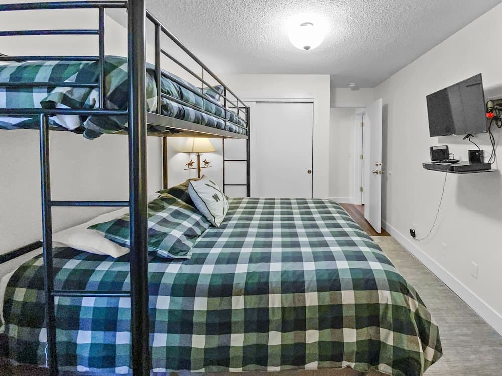 Tyra Summit A2f 2 Bedroom Condo by RedAwning