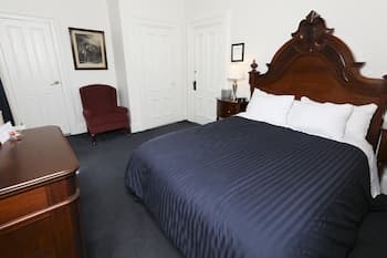 Inn at Taughannock Falls