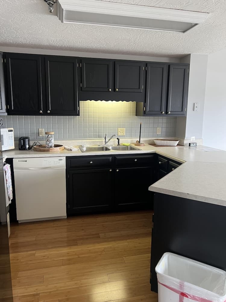 City View 611 3BD Condo with Jacuzzi Tub and Fireplace by RedAwning