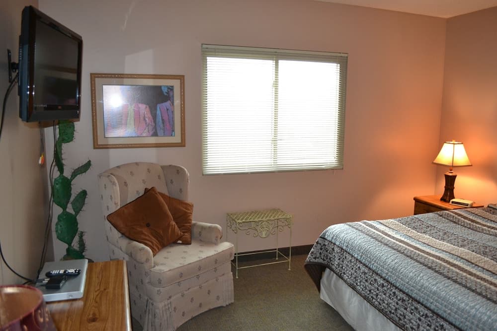 Little Pigeon River 602 2BD Condo with Private Balcony by RedAwning