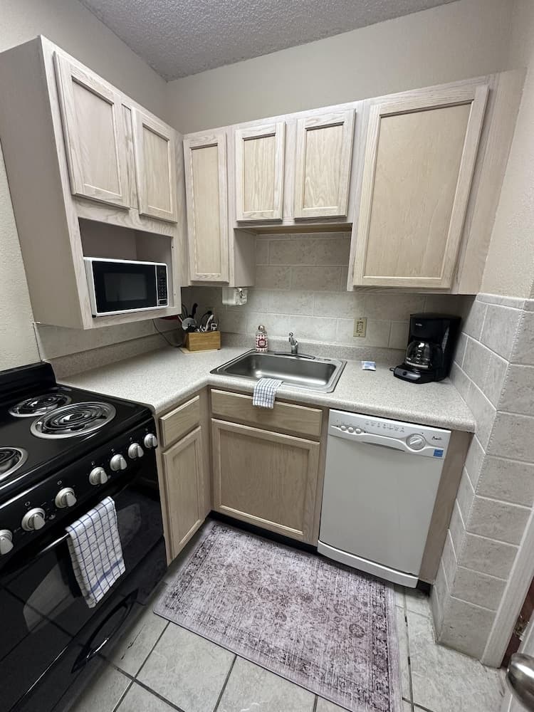 509 1bd 1 Bedroom Condo by RedAwning