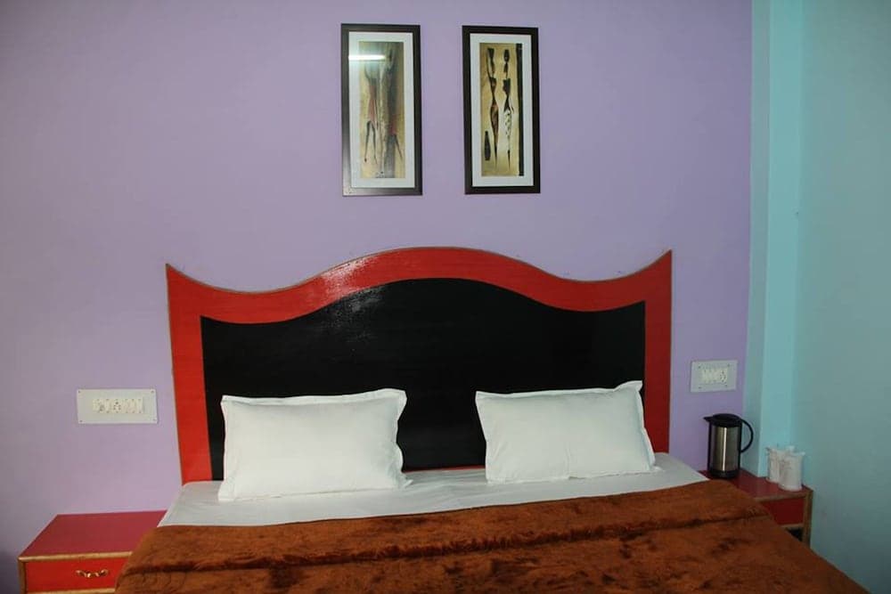 Dev Conifers Cafe & Cottages