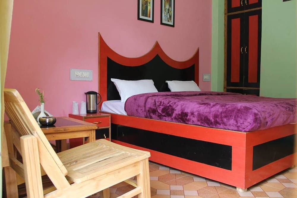 Dev Conifers Cafe & Cottages