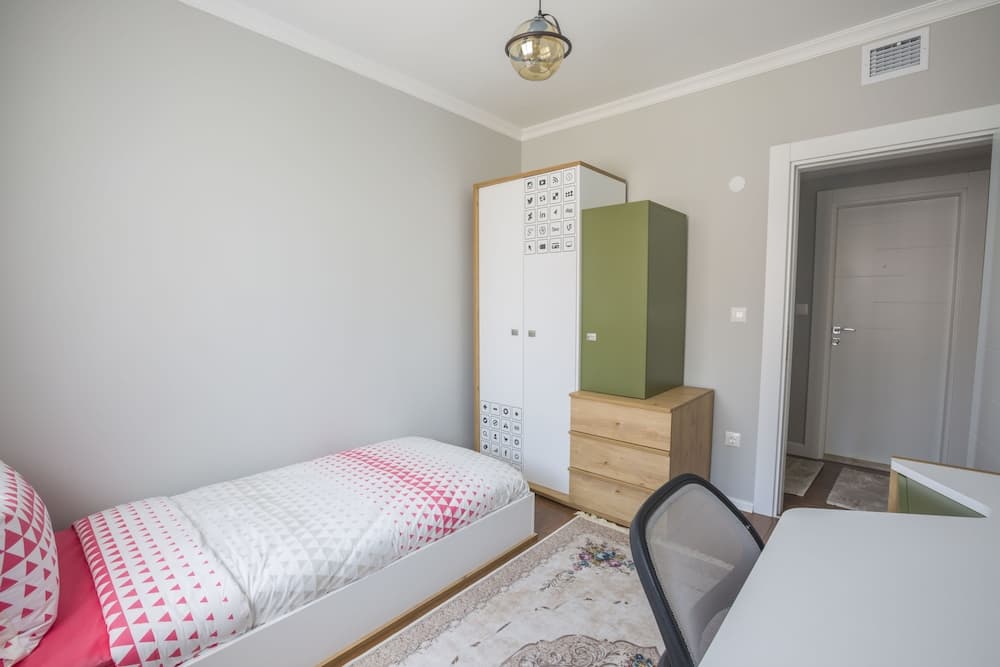 Royal Comfort Suites