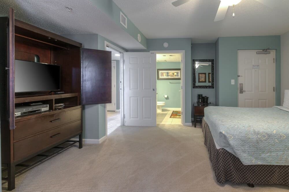 Yacht Clubs #1-801B - 2 Br Condo