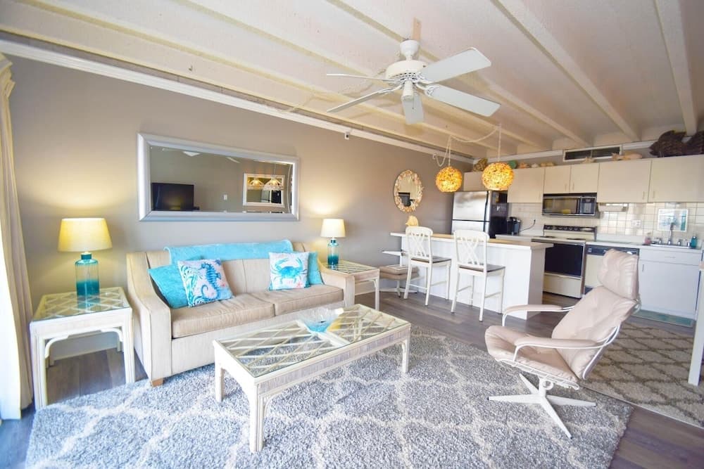 Jada 4H - 1 Br Condo