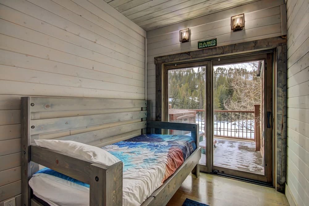 Eagle Ridge Escape - 6 Bedroom Townhouse