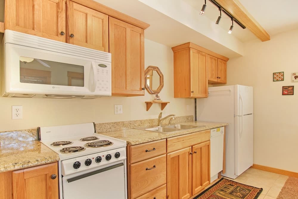Mount Dickinson 18B - 2 Br Condo