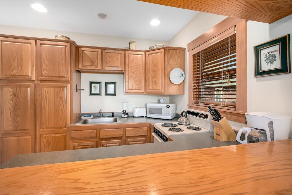 Powell Peak 104 1 Bedroom Condo by RedAwning