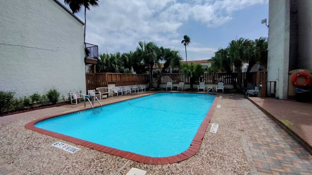 Sandcastle 201b Minium Studio Bedroom Condo by RedAwning