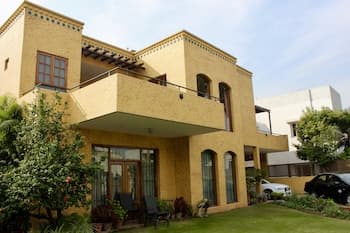 Malik's Villa Menage