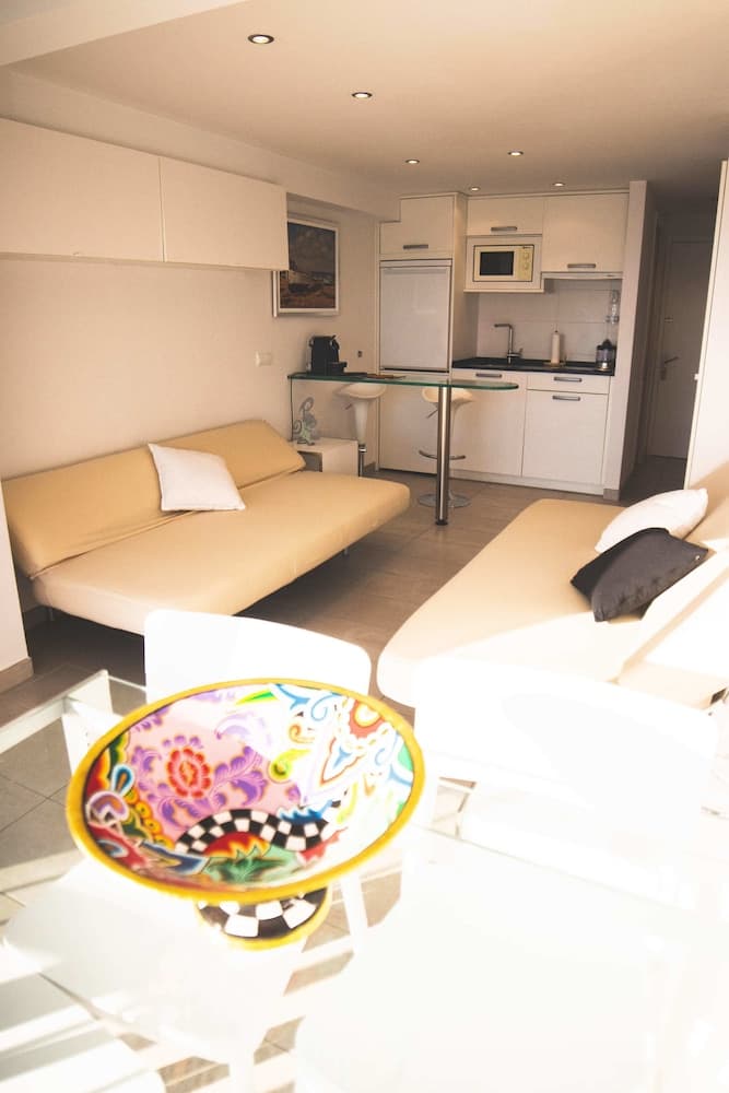 Cozy Loft in Front of the Sea