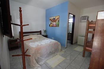 Jacuma's Lodge Hotel