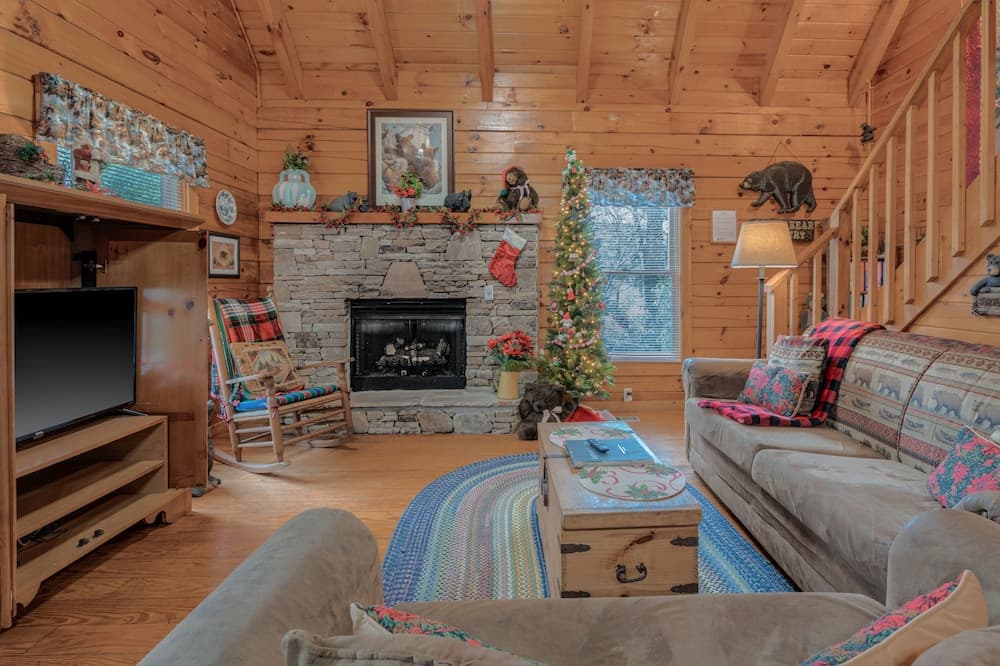 26 Bearfoot Landing 2 Bedroom Cabin by RedAwning