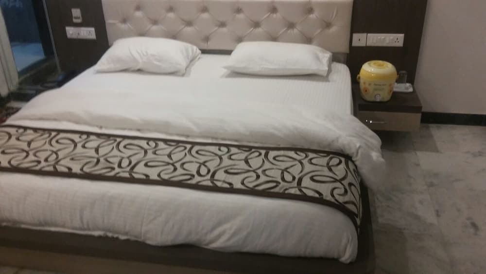 Hotel Divya palace & Restaurent