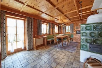 Mountain & Valley Lodge